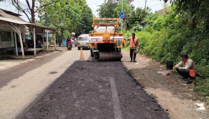 Aduan Warga Ditindaklanjuti, Pemkab Probolinggo Benahi Jalan Rusak Ringan