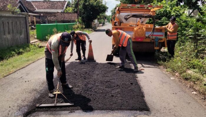 Pemkab Probolinggo Perbaiki Jalan Patalan-Patokan, Akses Warga Diharapkan Lancar