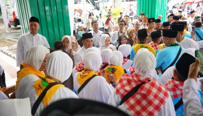 Ratusan Jamaah Haji Kota Probolinggo Resmi Berangkat, Suasana Pelepasan Penuh Haru