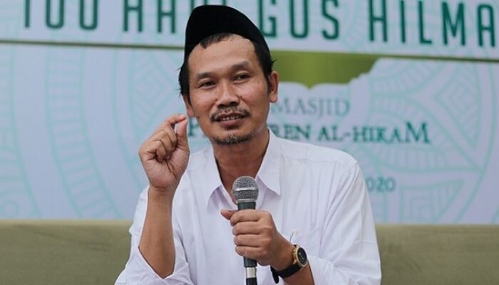 Mendahulukan Umrah atau Haji dulu? Begini Penjelasan Inspiratif Gus Baha
