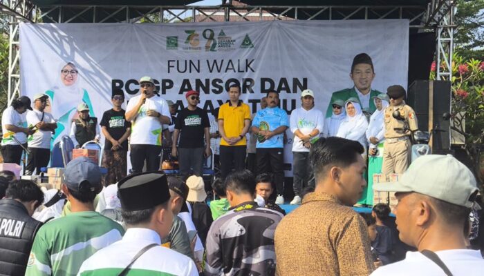 Ribuan Kader GP Ansor dan Fatayat NU Semarakkan Jalan Sehat Harlah di Kraksaan