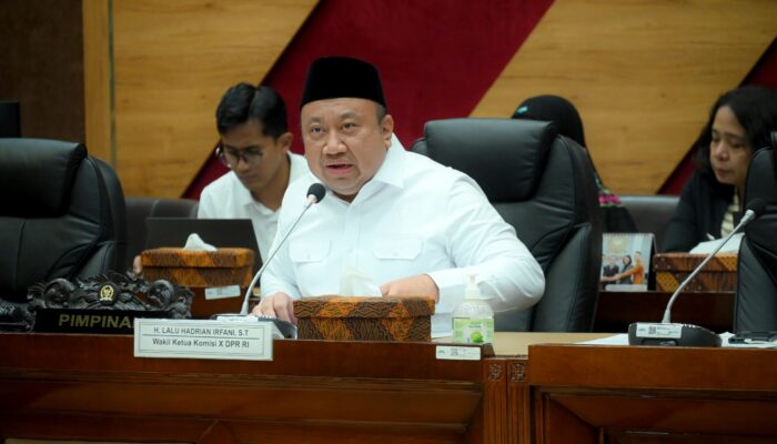 Komisi X DPR RI Usul Semua Guru Honorer Jadi PNS untuk Hapus Ketimpangan Status