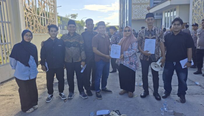 Kontroversi Cuti Satu Tahun, Anggota DPRD Sumenep Didemo Aktivis