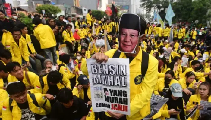 Ribuan Mahasiswa Demo, Desak Pemerintah Stop MBG dan Turunkan BBM
