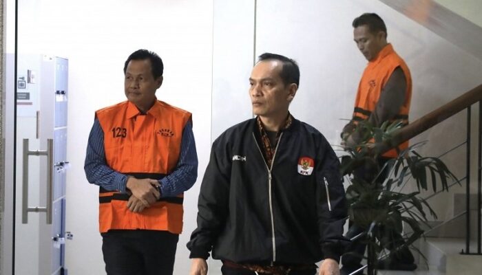 KPK Tahan Bupati Muara Enim Cs dalam OTT Suap Proyek, Barang Bukti Capai Rp1,9 Miliar