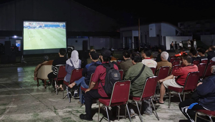 Pemkot Probolinggo Gelar Nobar Piala Dunia 2026, Warga Padati GOR A. Yani