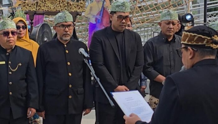 Kang Mahdi Nahkodai Dewan Kebudayaan Probolinggo, Dilantik di Bromo
