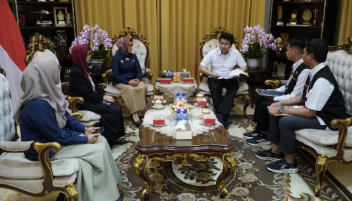 Wagub Emil Dardak Disensus Langsung, Ajak Warga Jatim Sukseskan Sensus Ekonomi