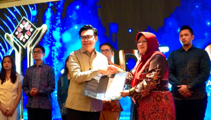 Pemprov Jatim Raih Penghargaan Komunikasi DEI & ESG di Ajang IDEAS 2026