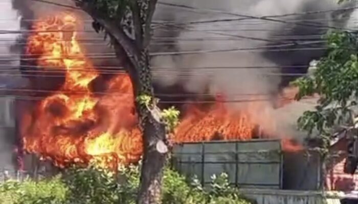 Ditinggal Salat Jumat, Toko di Probolinggo Ludes Terbakar, Segini Total Kerugiannya