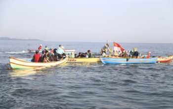 Petik Laut Jadi Momentum Syukur, Ratusan Nelayan Probolinggo Panjatkan Doa Bersama