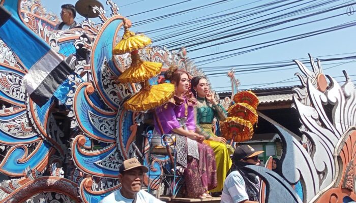 Ribuan Warga Probolinggo Padati Pawai Budaya, Seni Tradisi dan UMKM Ikut Terdongkrak