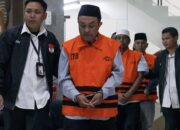 KPK Tahan 3 Tersangka Suap Dana Hibah Jatim, Aliran Uang Capai Rp6,9 Miliar