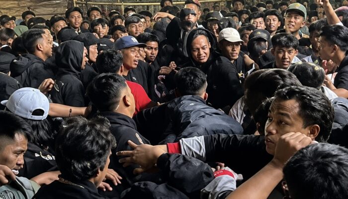Pemuda Jagoan Saling Pukul di Tengah Konser Orkes Probolinggo, Kericuhan Pecah saat Lagu Keong Racun