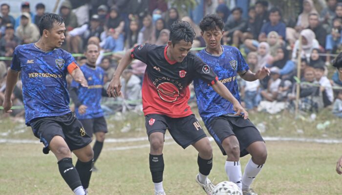 Kertosuko FC Angkat Trofi Usai Bikin Gending Mas Tak Berkutik di Final Garda Bangsa Cup