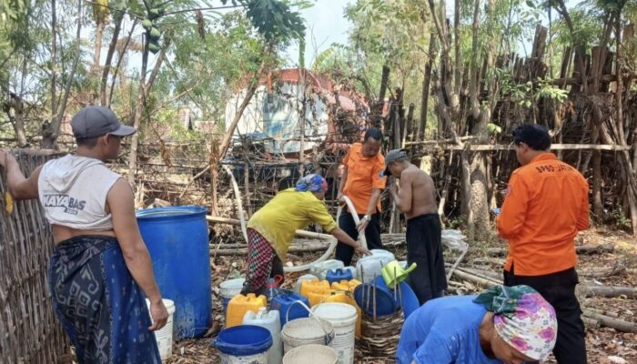 BPBD Probolinggo Salurkan Air Bersih untuk Warga Terdampak Kekeringan