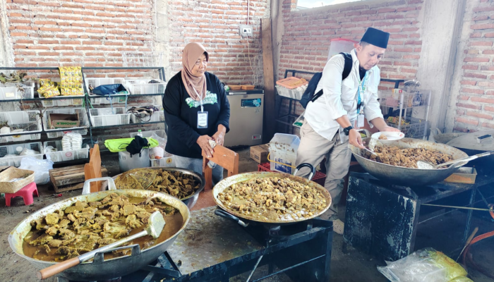 Dapur Umum Swadaya di Muktamar ke-35 NU Jombang Bagikan 7.000 Nasi Gratis Setiap Hari