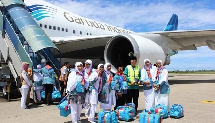 Abu Vulkanik Anak Krakatau Ganggu Penerbangan, Kemenhaj Minta Travel Umrah Siaga