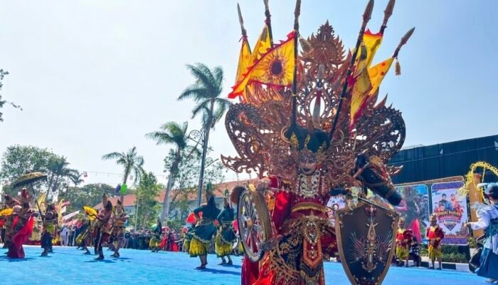 Pawai Budaya Hari Jadi ke-667 Kota Probolinggo Meriah, Ribuan Warga Padati Jalur Pawai