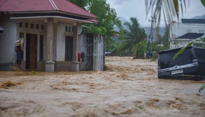 Banjir Kembali Melanda Padang, Ratusan Warga Terdampak dan Sejumlah Rumah Rusak